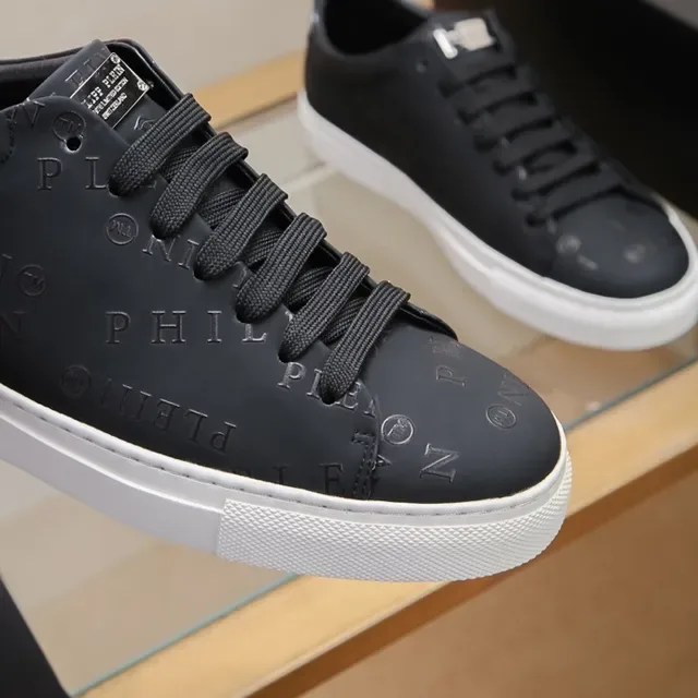 Philipp Plein Monogram-Embossé Lifestyle Sneaker Noir Blanc Haut Similicuir Lisse Finition Lifestyle Sneakers 2