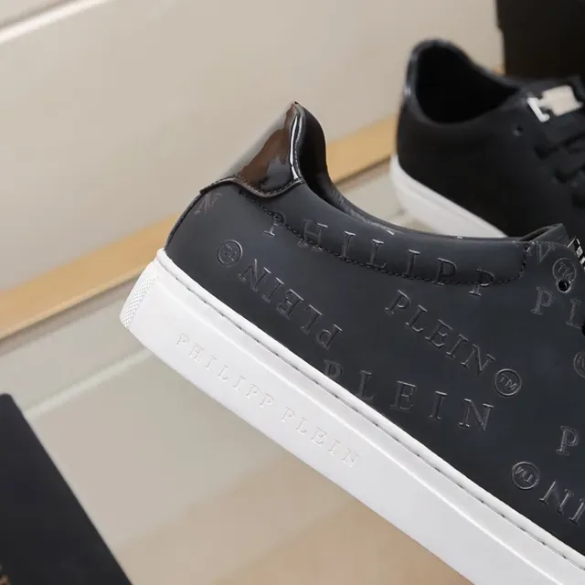 Philipp Plein Monogram-Embossé Lifestyle Sneaker Noir Blanc Haut Similicuir Lisse Finition Lifestyle Sneakers 7