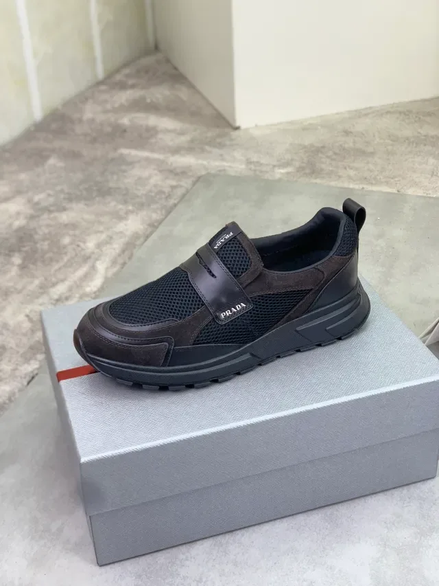 Prada Zapatillas Lifestyle Negro Marrón Ante y Malla Superior Cierre Correa Logo 5