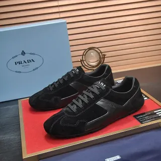 Prada Zapatillas Negras de Ante y Cuero con Paneles Low-Top con Cordones Silueta Lifestyle Sneakers