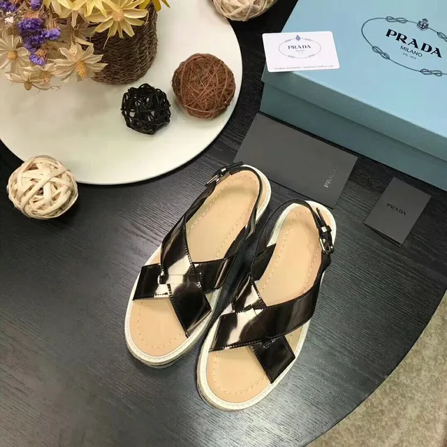Prada Cloudbust Negro Beige Cuero Patentado Brillante Correa Crisscross Sandalias Casuales 3