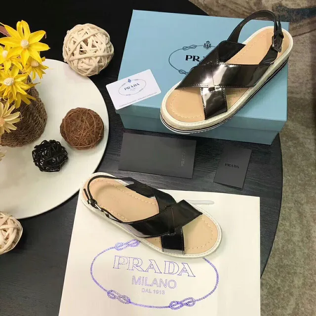 Prada Cloudbust Negro Beige Cuero Patentado Brillante Correa Crisscross Sandalias Casuales 4