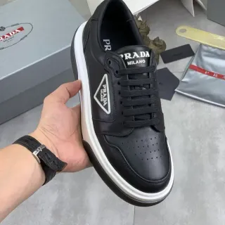 Prada Cloudbust sneakers lifestyle cuir noir semelle blanche