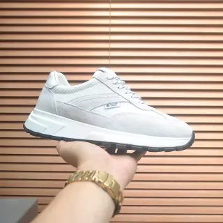 Prada Cloudbust Zapatillas Lifestyle de Ante y Malla en Gris Claro