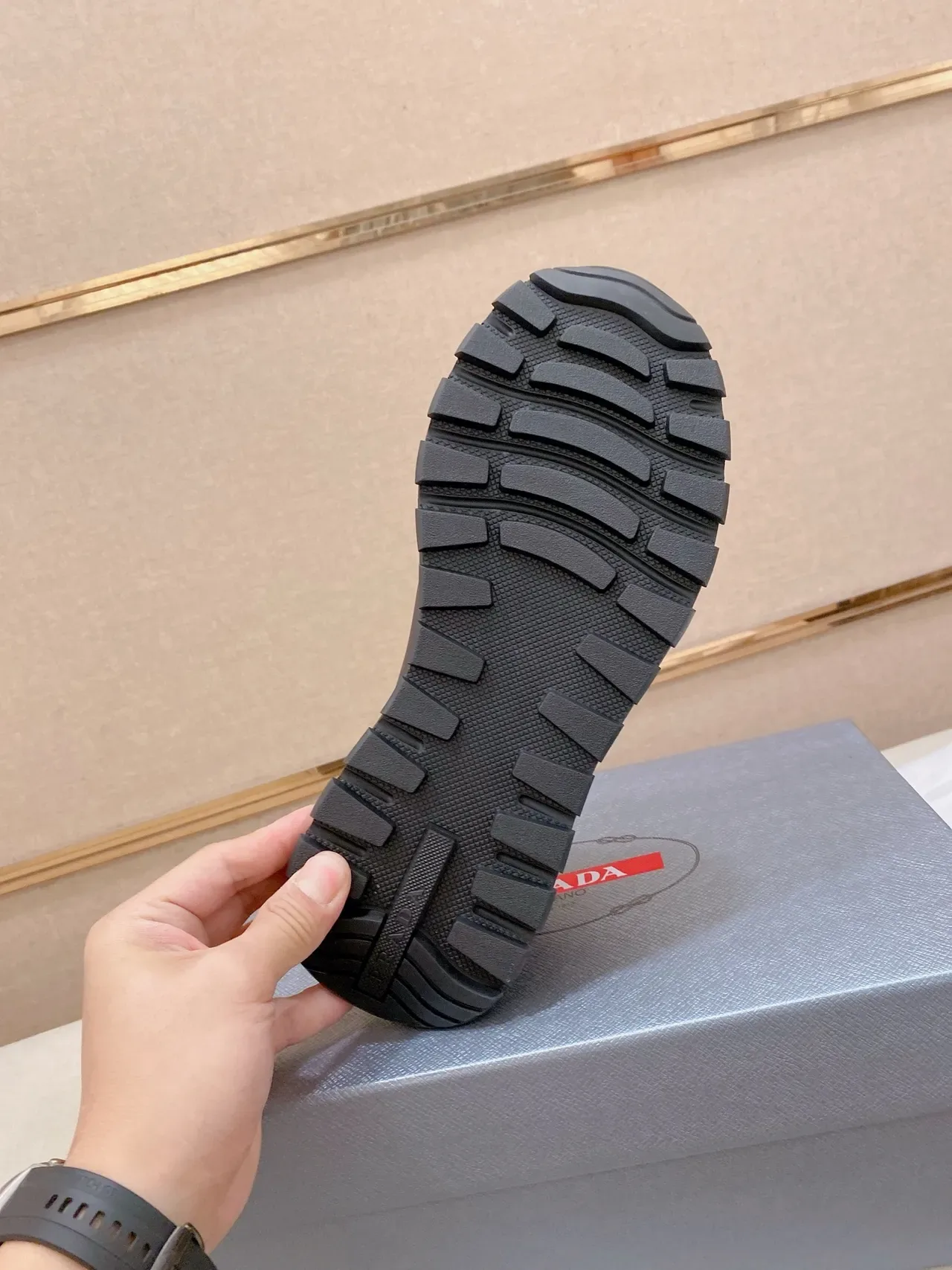Prada Cloudbust एकরঙা কালো চামড়া লাইফস্টাইল স্নিকার্স 3