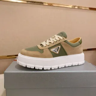 Prada Cloudbust حذاء رياضي Lifestyle بي تون زيتوني وبيج
