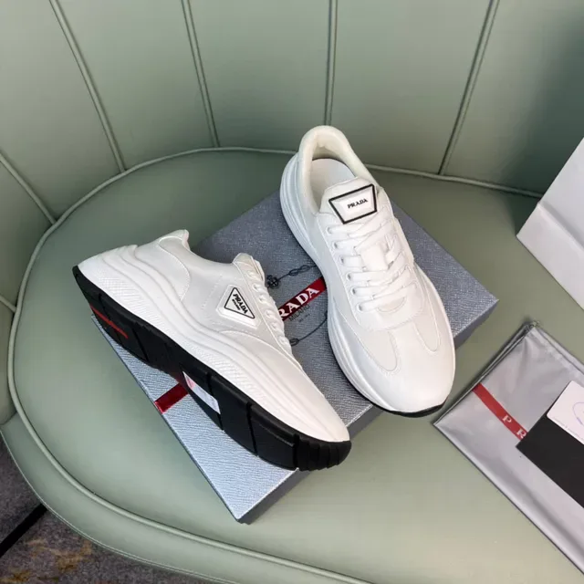 Prada Cloudbust Zapatillas Lifestyle Blancas de Cuero y Malla 6