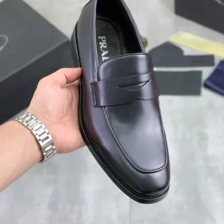 Prada Penny Loafer أحذية جلد أسود