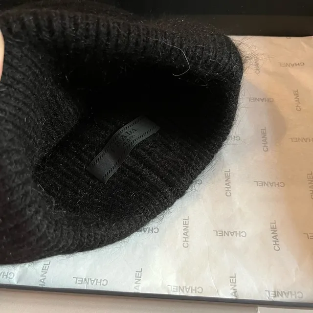 Prada Triangular Logo Patch Black Ribbed Knit Beanie 3