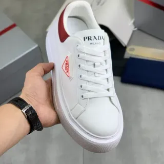 Prada Sneakers Lifestyle Cuir Blanc Rouge Semelle Plateforme