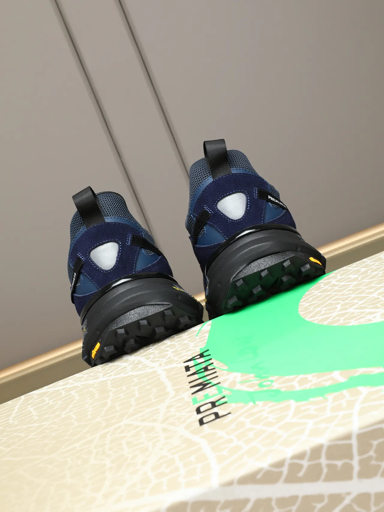Premiata Navy Black بدون رباط إغلاق حزام وسط مصقول مطاط حذاء رياضي كبير 3