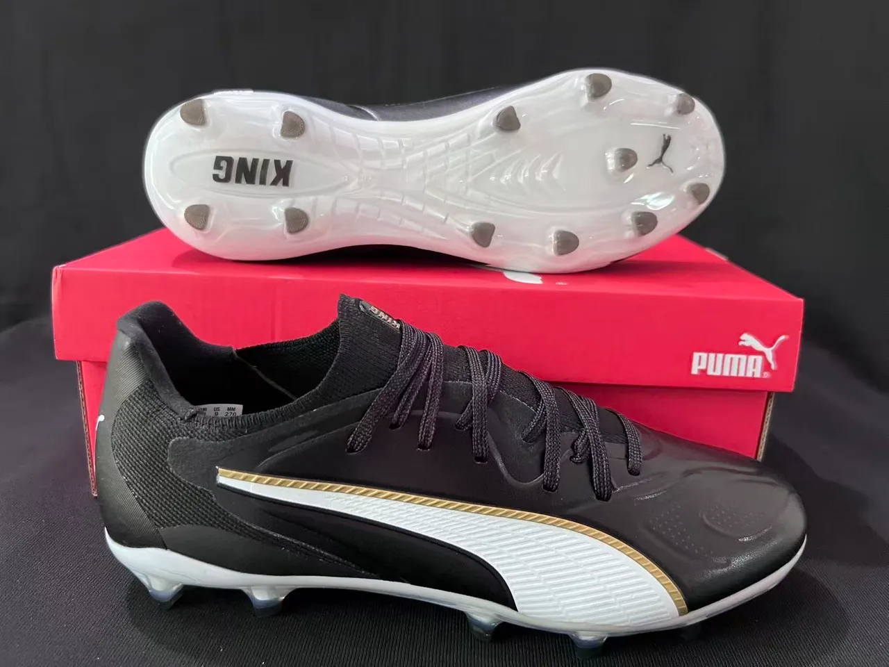 Puma Chaussures de football noir blanc cuir partie supérieure rayures semelle intermédiaire pointe firm ground 7