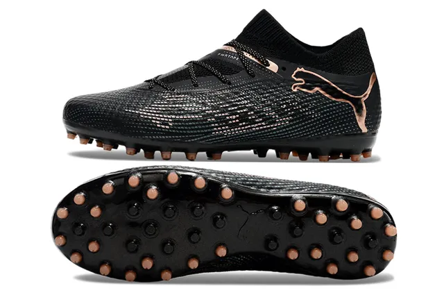 Puma Future Z Black Gold Col de maillot ajustable Matériau synthétique texturé Supérieur pour terrain synthétique Chaussures de football 4