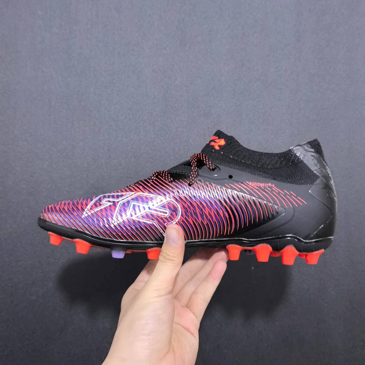 Puma Future Z Negro Naranja Ajuste Calcetín Cuello de Punto Ribeteado Iridiscente Antepié Césped Firme Zapatos de Fútbol 5