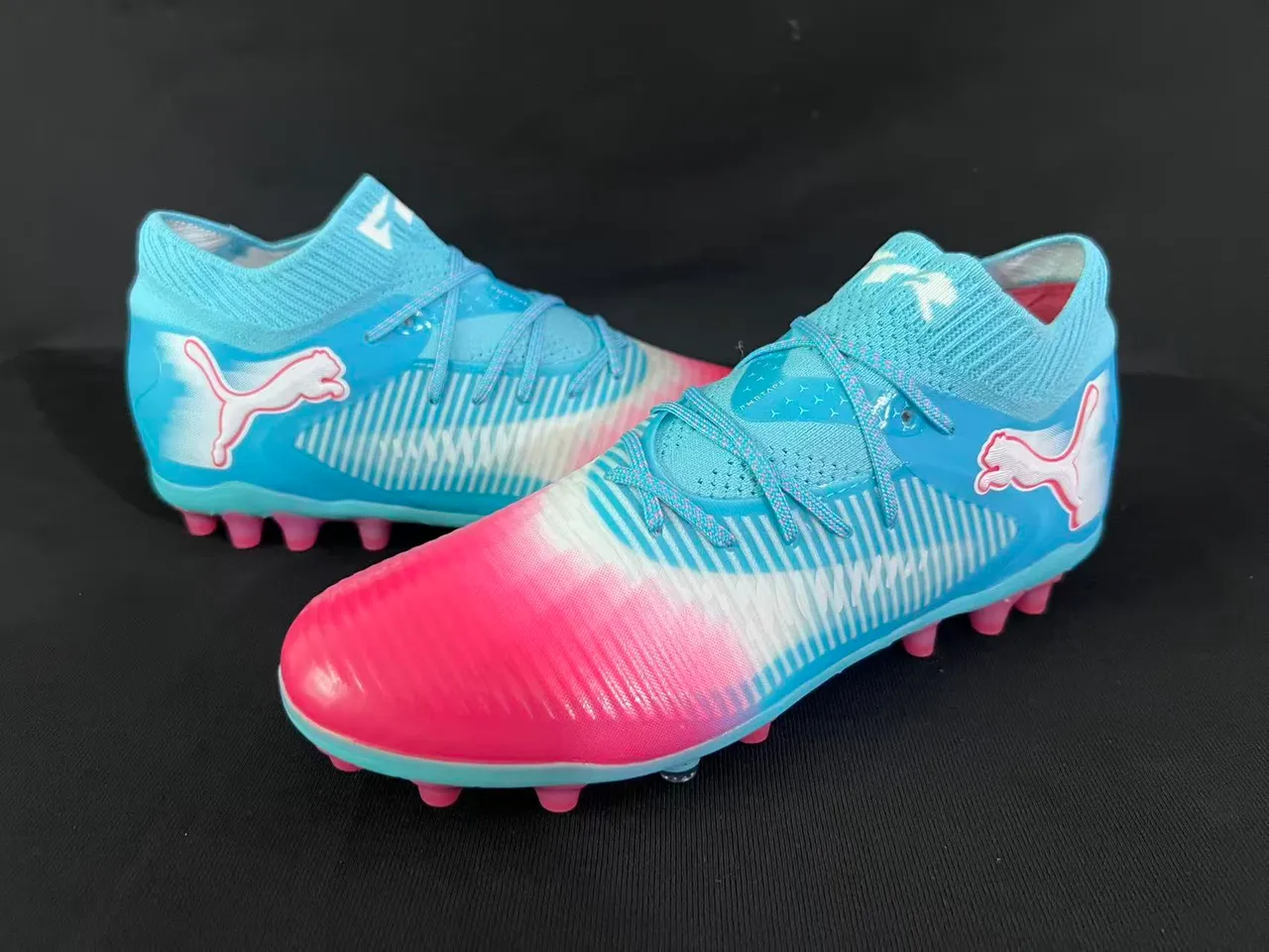 Puma Future Z Chaussures Football Bleu Rose Colier Chaussette Tricotée Upper Gradient Terrain Ferme 7
