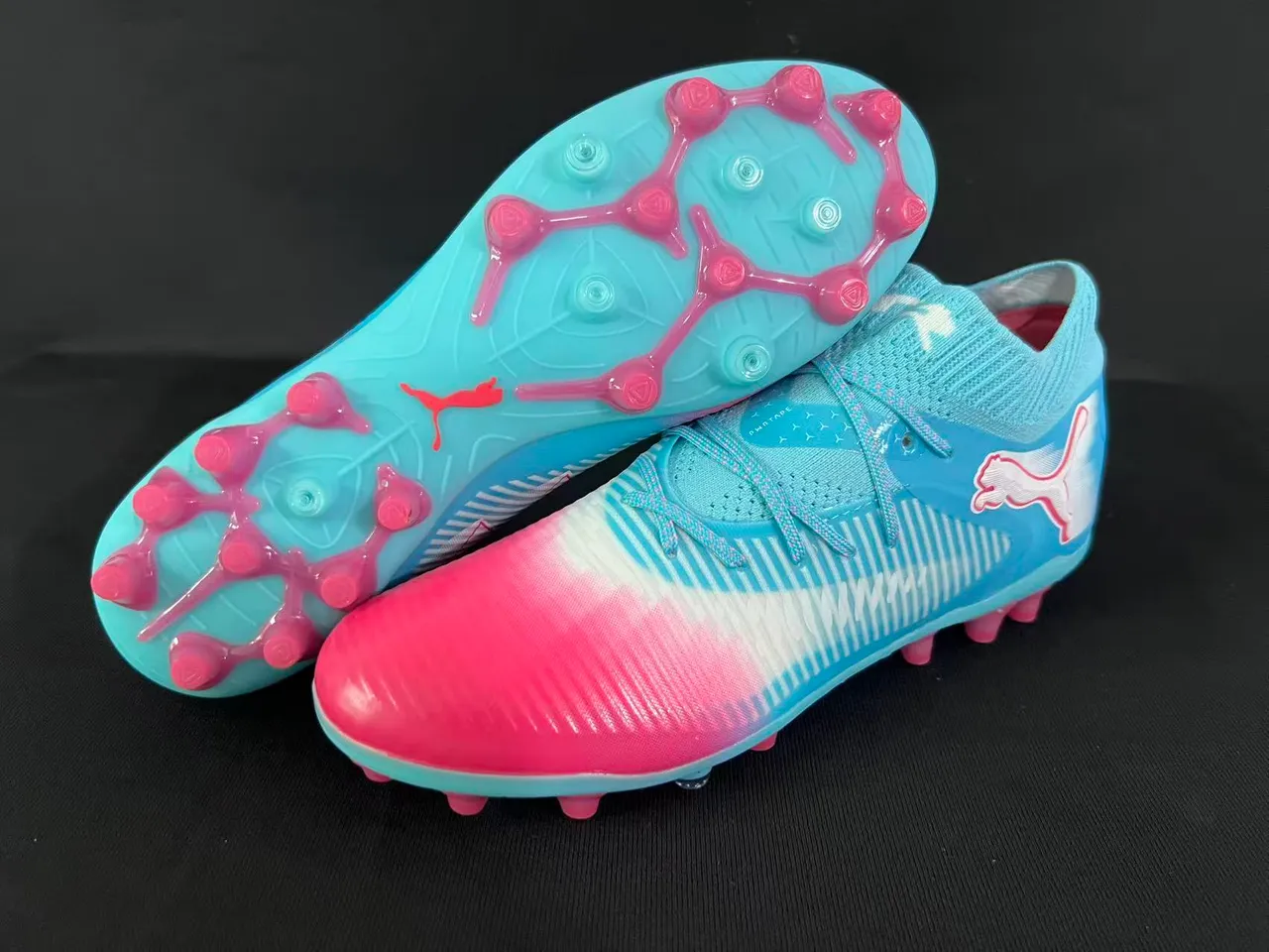 Puma Future Z Chaussures Football Bleu Rose Colier Chaussette Tricotée Upper Gradient Terrain Ferme 8