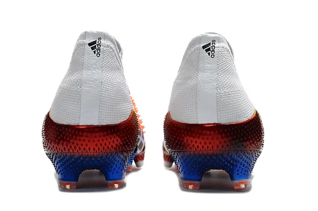 Puma Chaussures de football avec tige tricotée multicolore, semelle ferme et impression camo 5