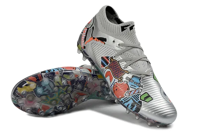 Puma Chaussures de football argent multicolore upper en tricot métallique impression graffiti overlay terrain ferme 4
