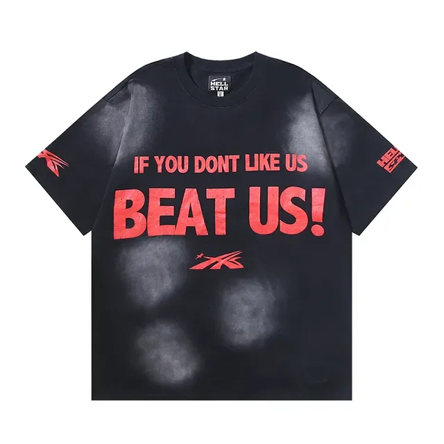 Reebok Graphic Oversized Black and Red Distressed T-Shirt 2