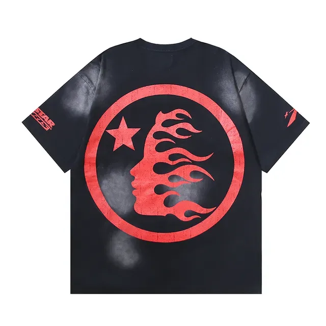 Reebok Graphic Oversized Black and Red Distressed T-Shirt 3