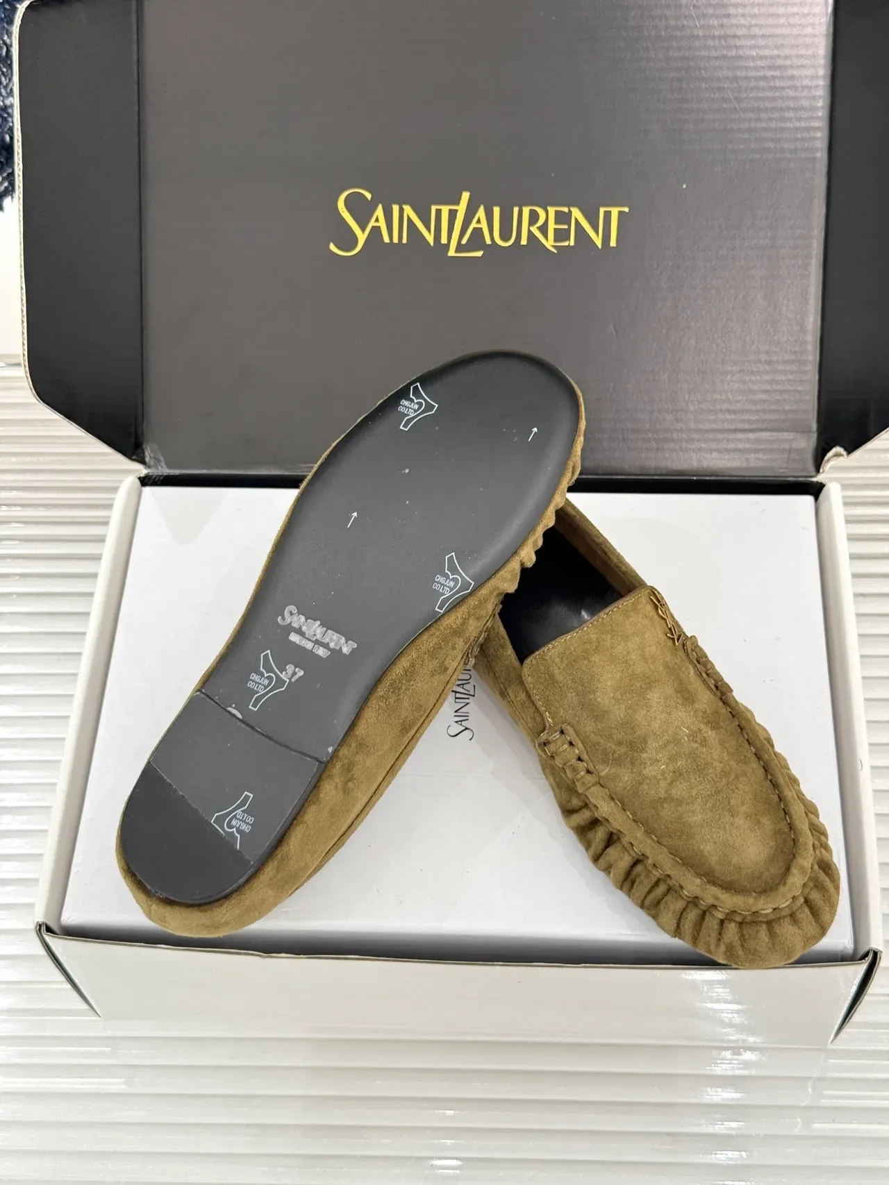 Saint Laurent Moc-Toe Loafer de Camurça Army Green Black 2