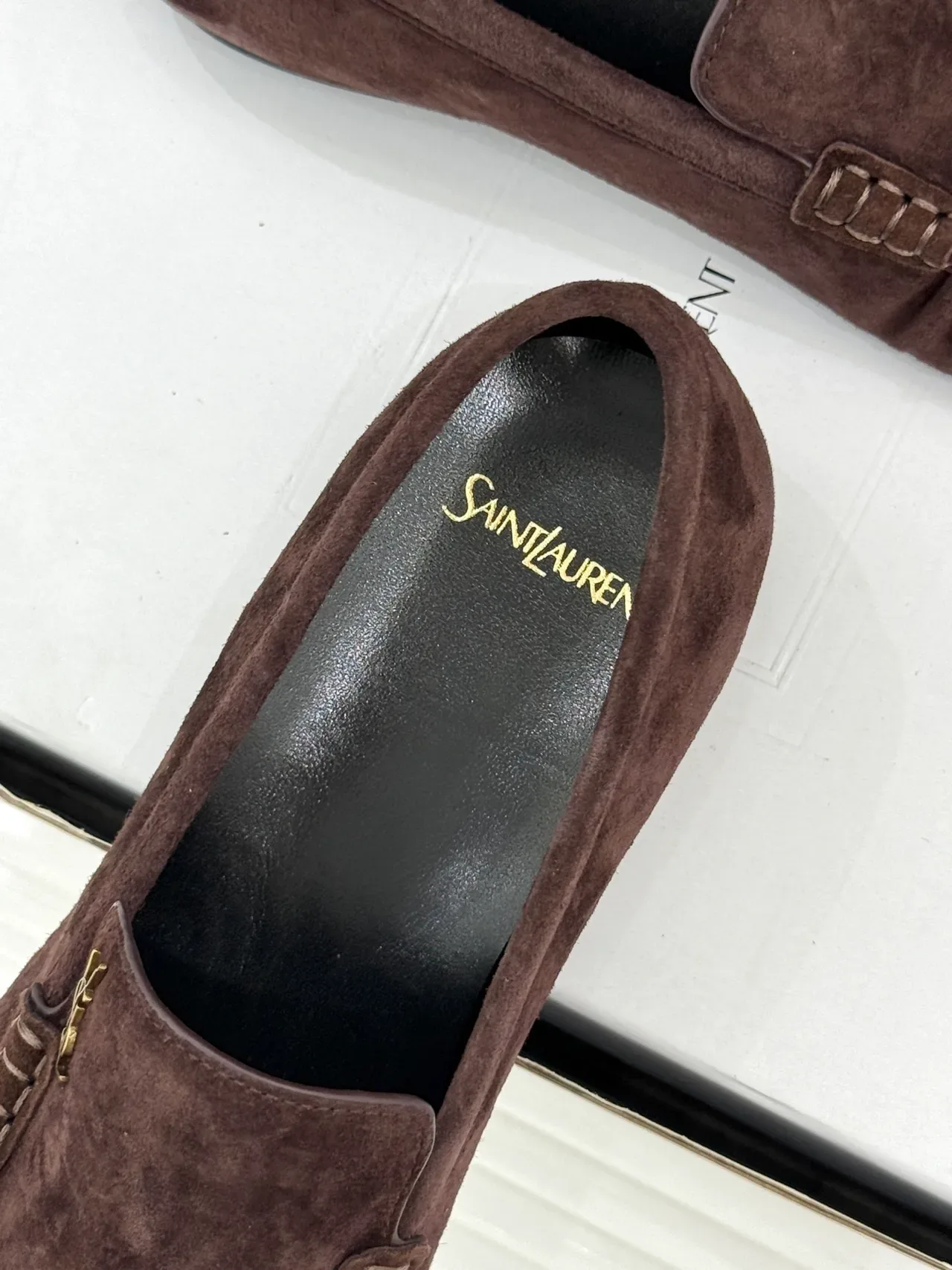 Saint Laurent Mocassins Marron Daim Logo Or 3