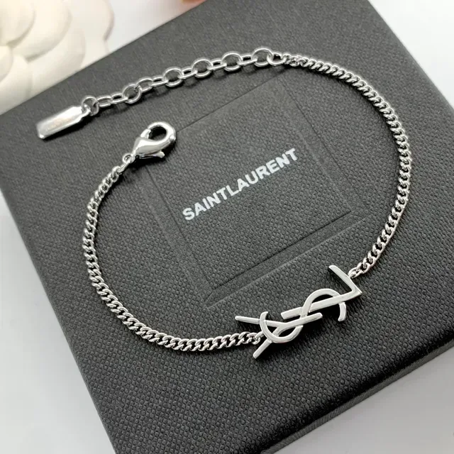 Saint Laurent Monogram Bracelet Chaîne Or et Argent 2