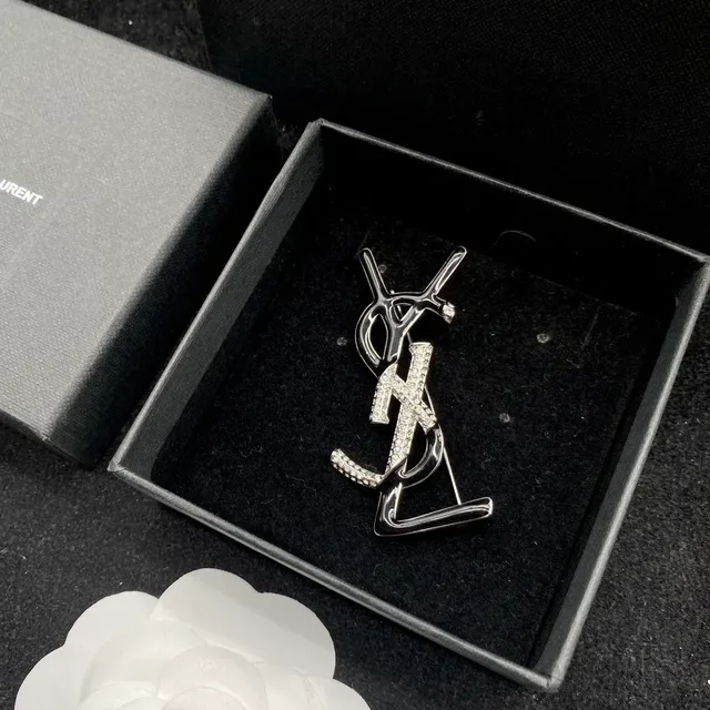 Broche Saint Laurent Monogram Noir Argent Cristal 6