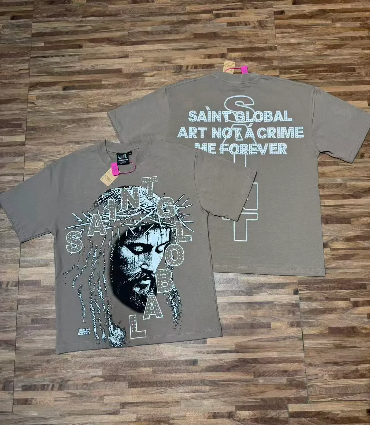 Saint Laurent Saint ग्राफिक प्रिंट काली टी-शर्ट 13