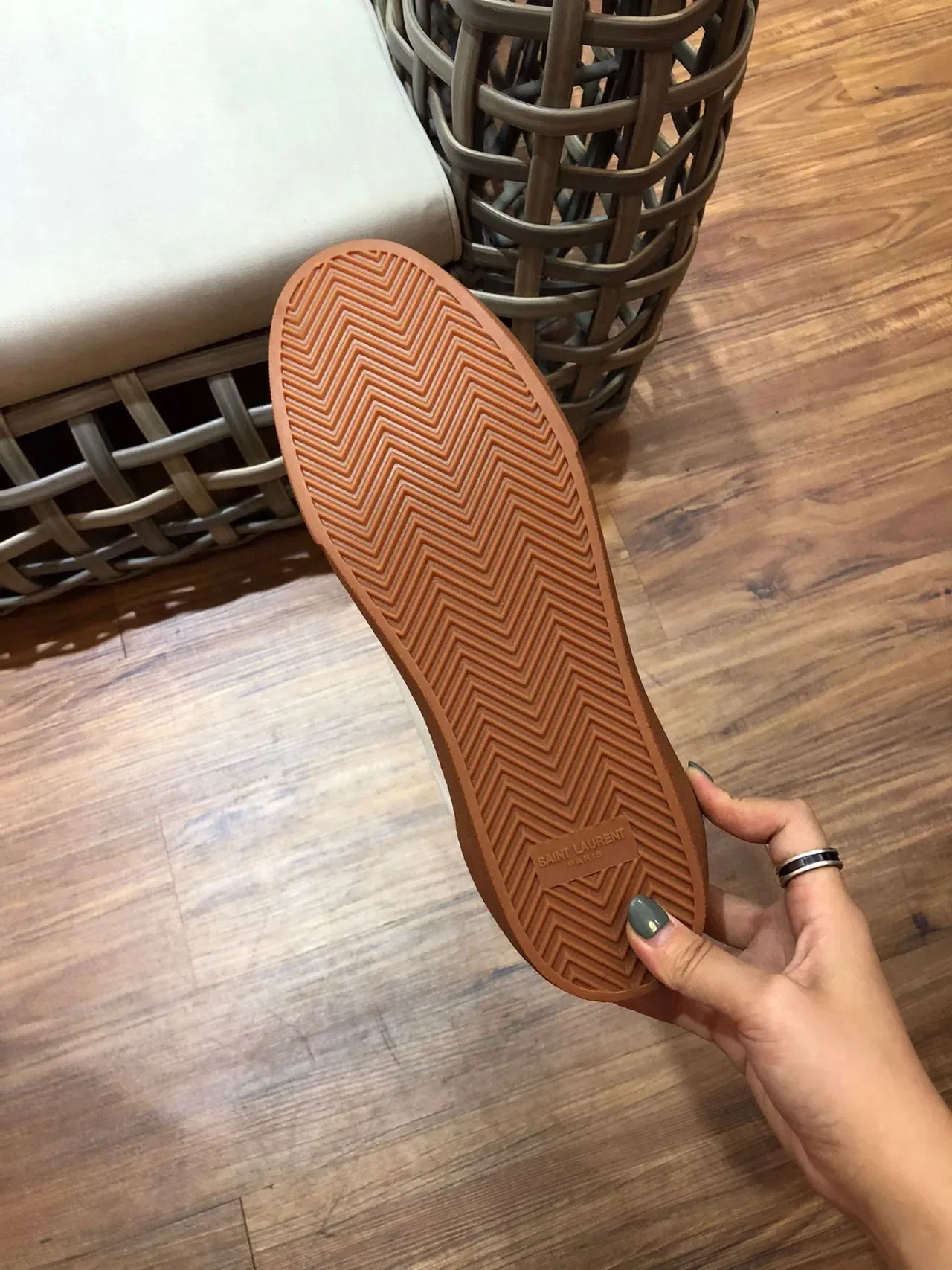 Saint Laurent tênis lifestyle branco azul couro superior logo bordado 2