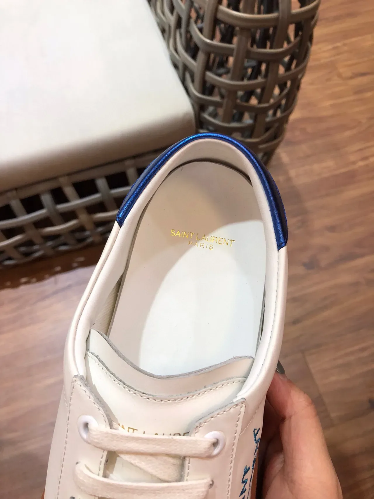 Saint Laurent tênis lifestyle branco azul couro superior logo bordado 4