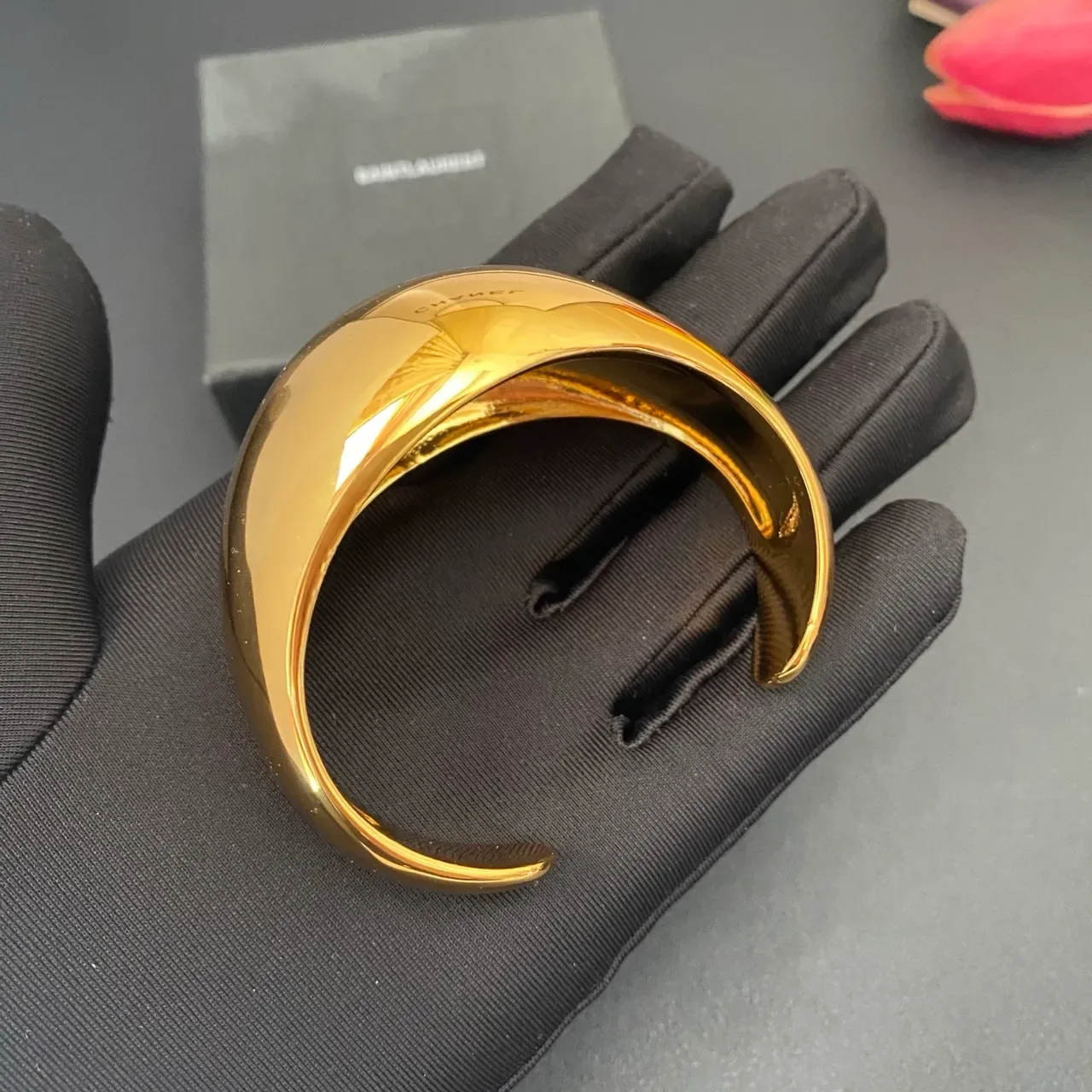 Saint Laurent Bracelete Largo Alto Brilho Dourado 5