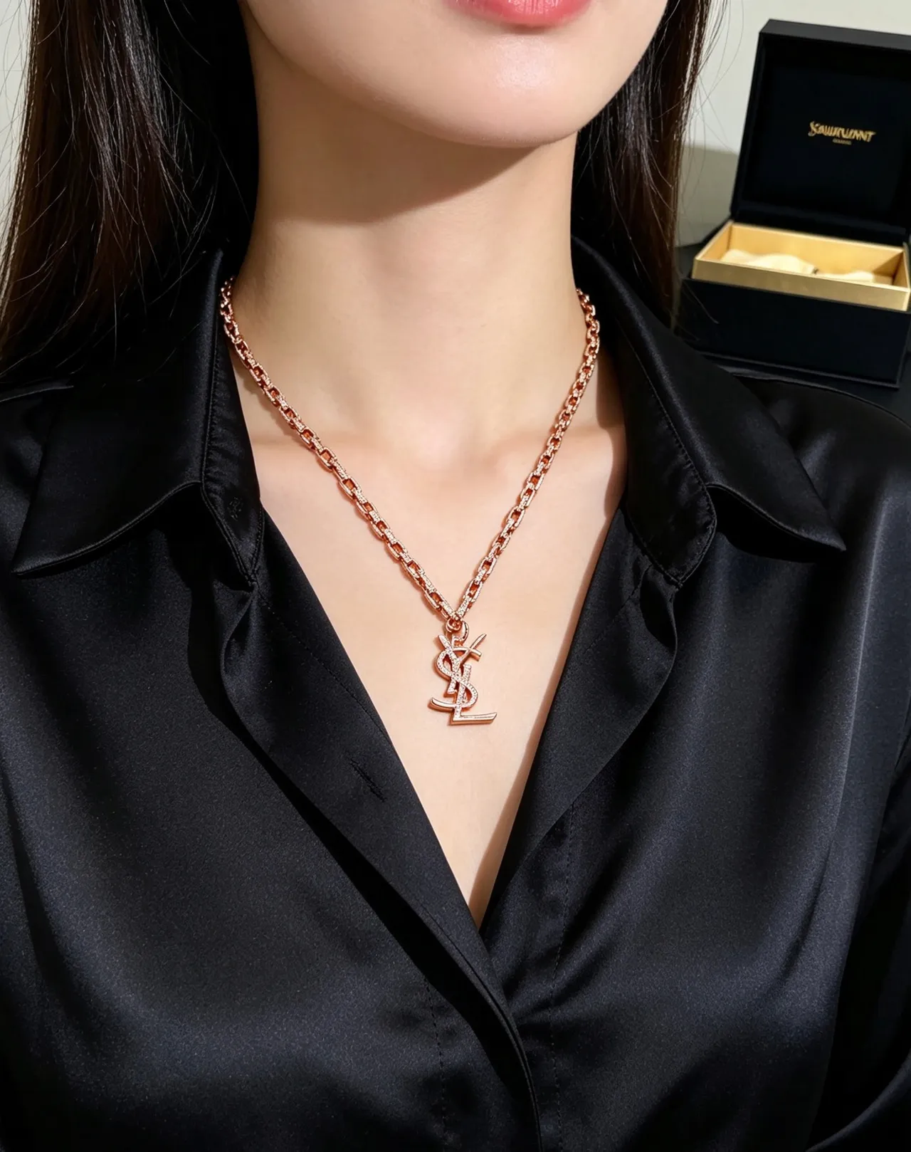 Saint Laurent YSL Collier Chaîne Or Rose Pavé Cristal 3