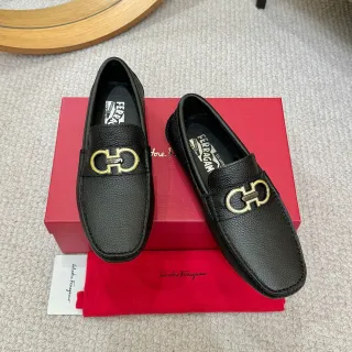 Salvatore Ferragamo Gancini काला घिघोरी चमड़े के लूफर