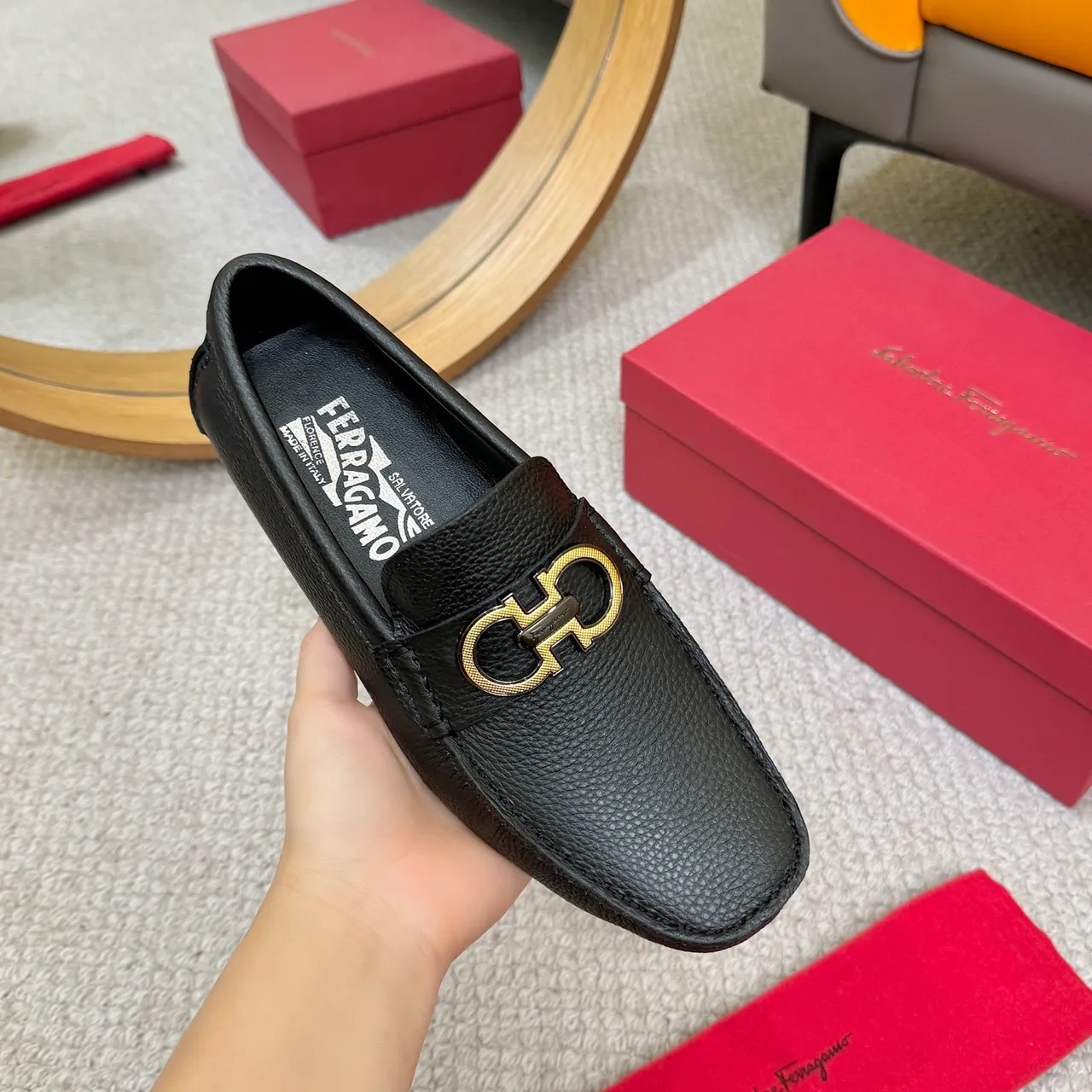 Salvatore Ferragamo Gancini Noir Cuir Grainé Mocassins 5