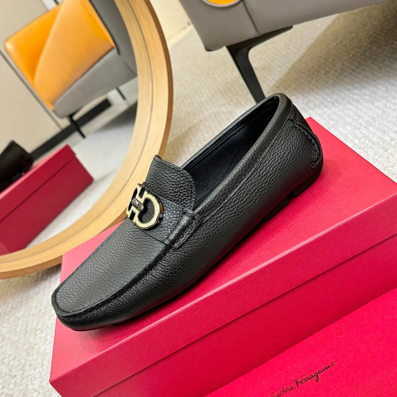 Salvatore Ferragamo Gancini Noir Cuir Grainé Mocassins 6