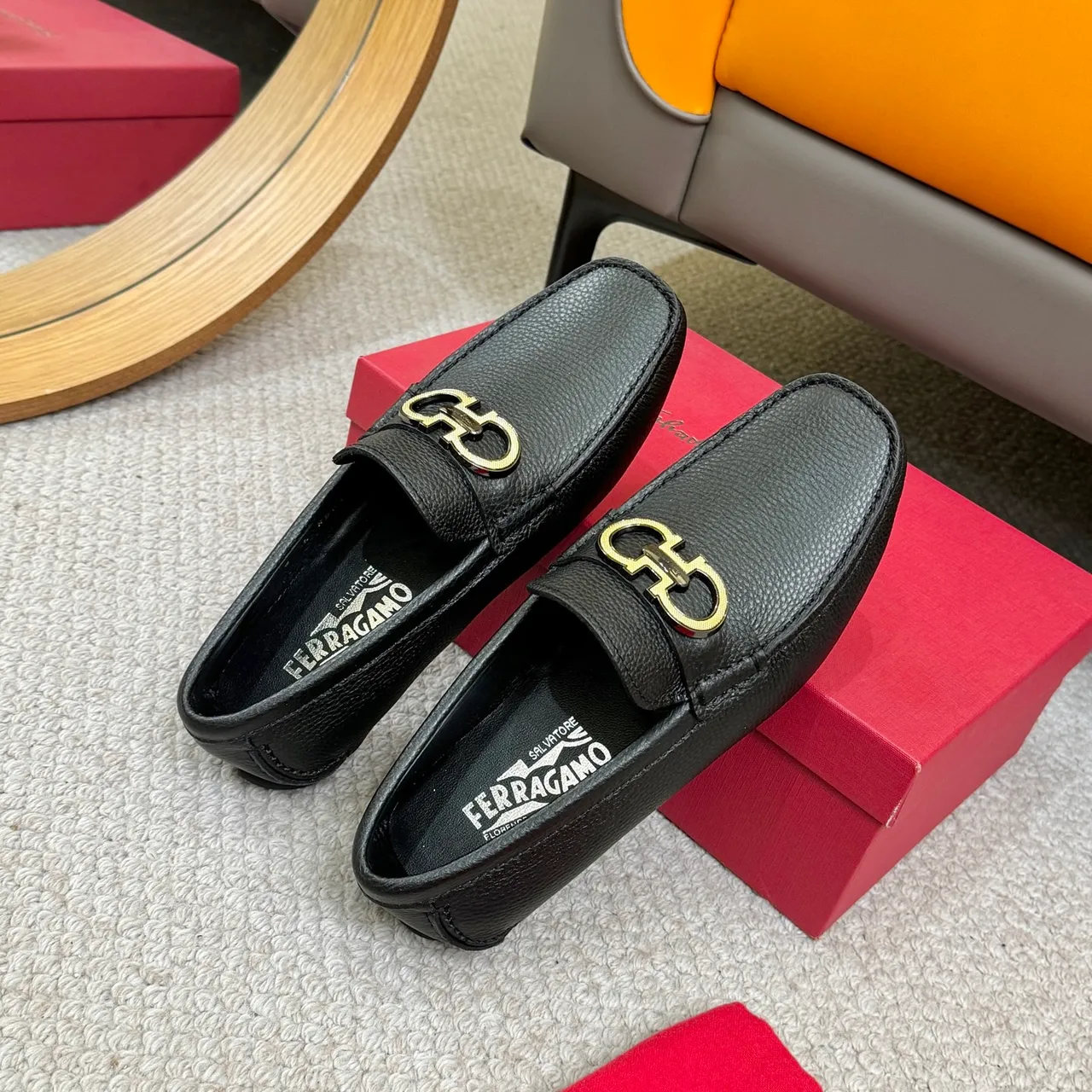 Salvatore Ferragamo Gancini Noir Cuir Grainé Mocassins 8