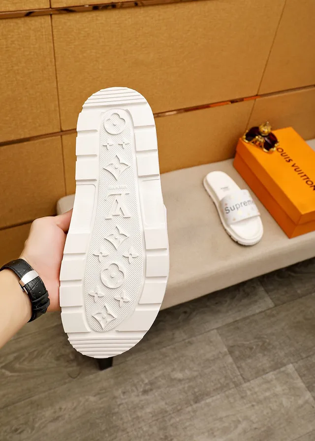 Supreme Slide ذهب أبيض قاع مطاطر مصنوع ميزل 9