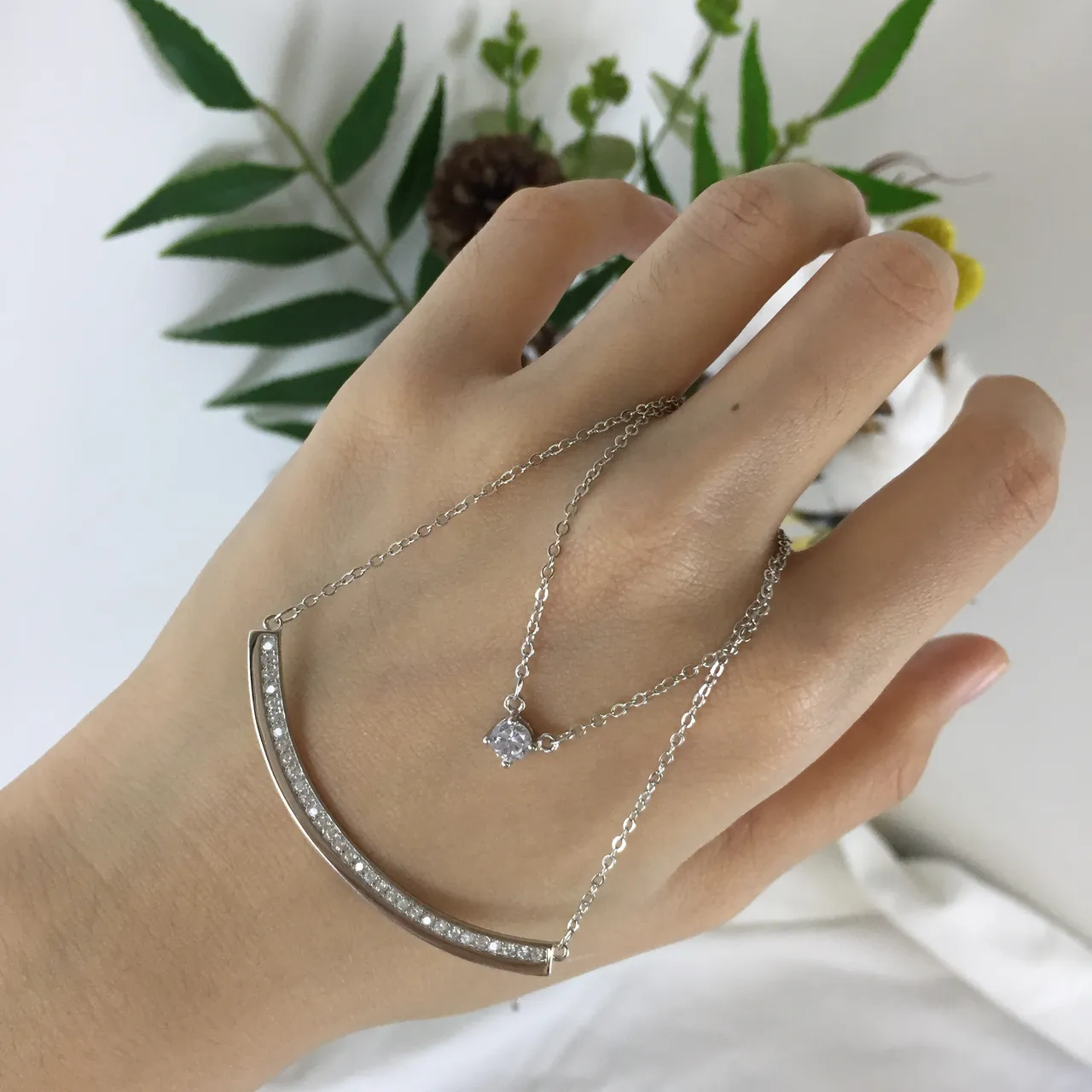 Swarovski वक्र क्रिस्टल बार नेकलेस 2
