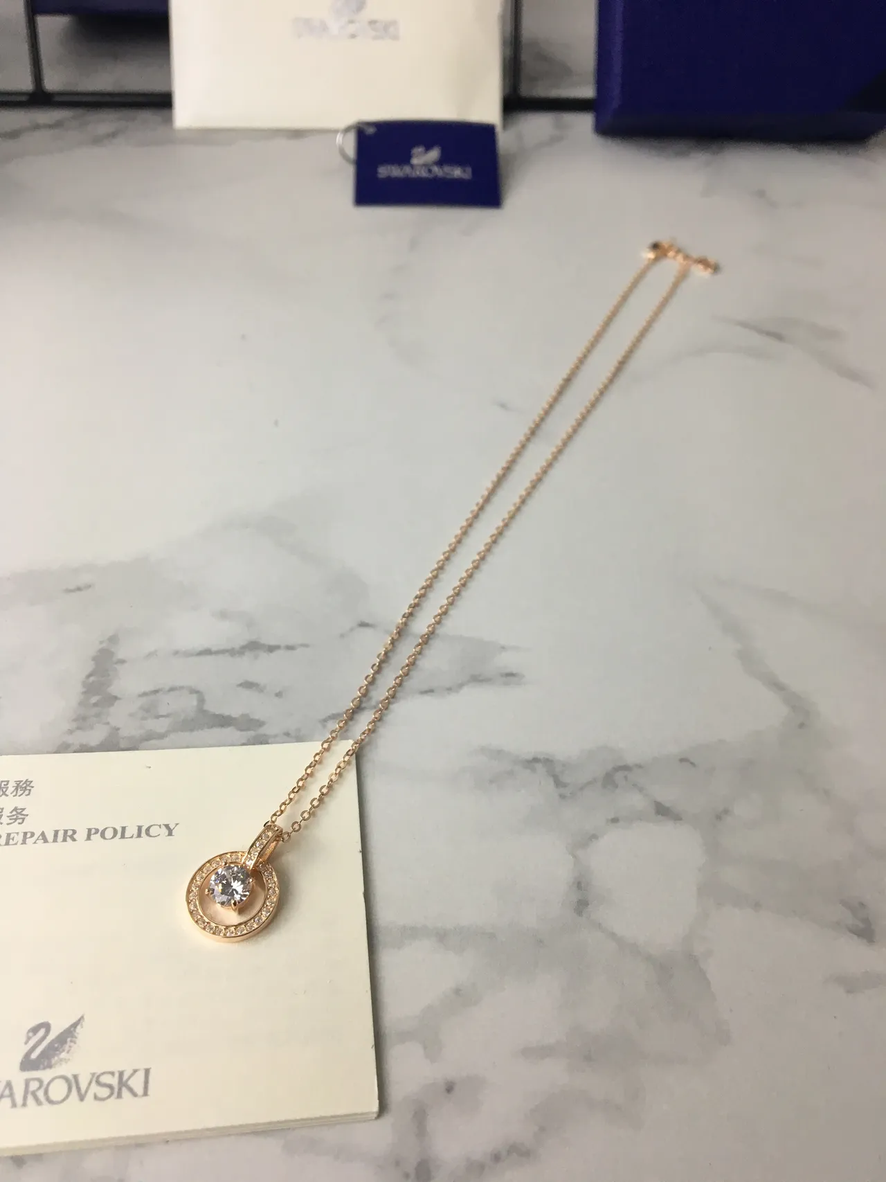 Swarovski Collier chaîne dorée transparente circulaire à double anneau 5