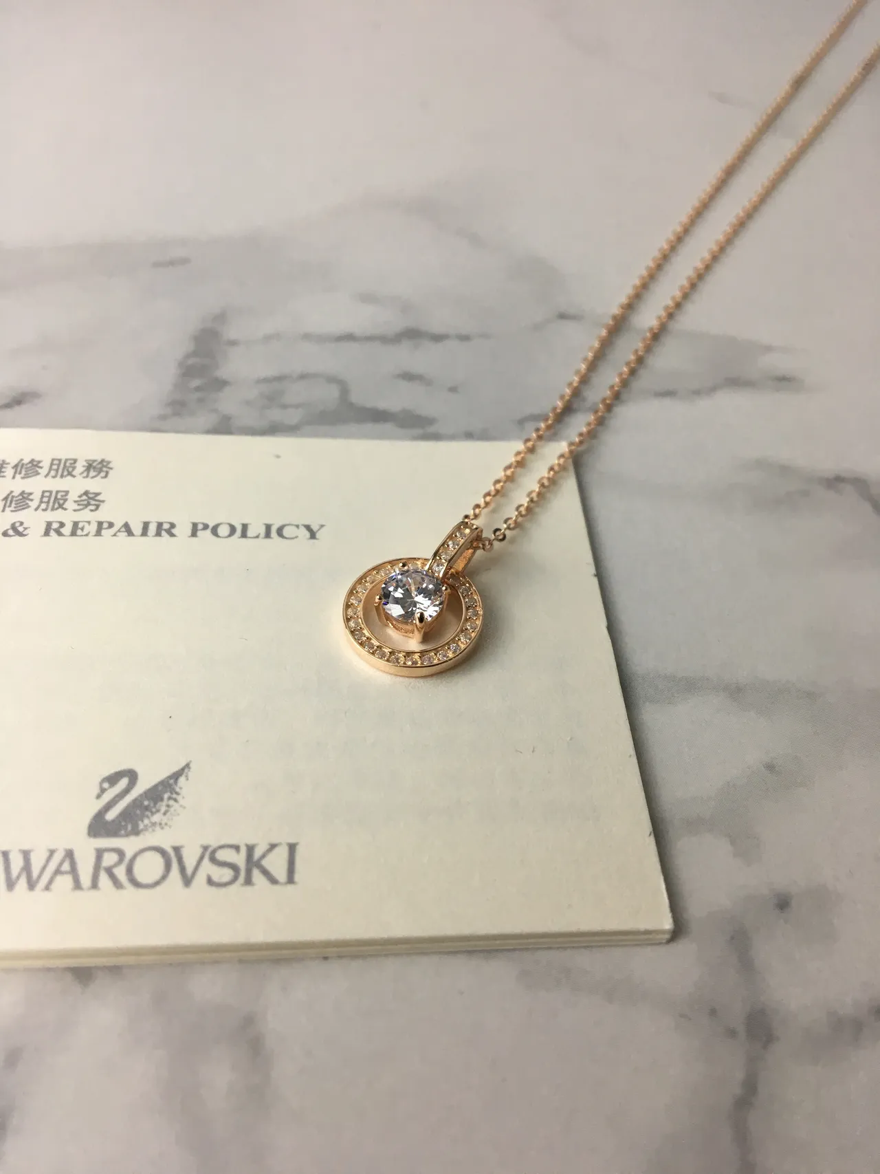 Swarovski Collier chaîne dorée transparente circulaire à double anneau 6