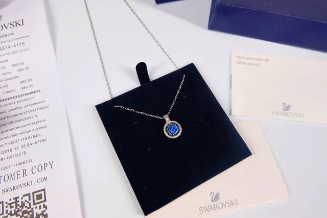 Swarovski Collier avec pendentif en cristal bleu rond 3