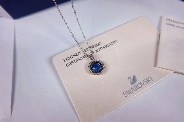 Swarovski Collier avec pendentif en cristal bleu rond 5