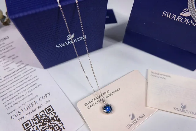 Swarovski Collier avec pendentif en cristal bleu rond 6