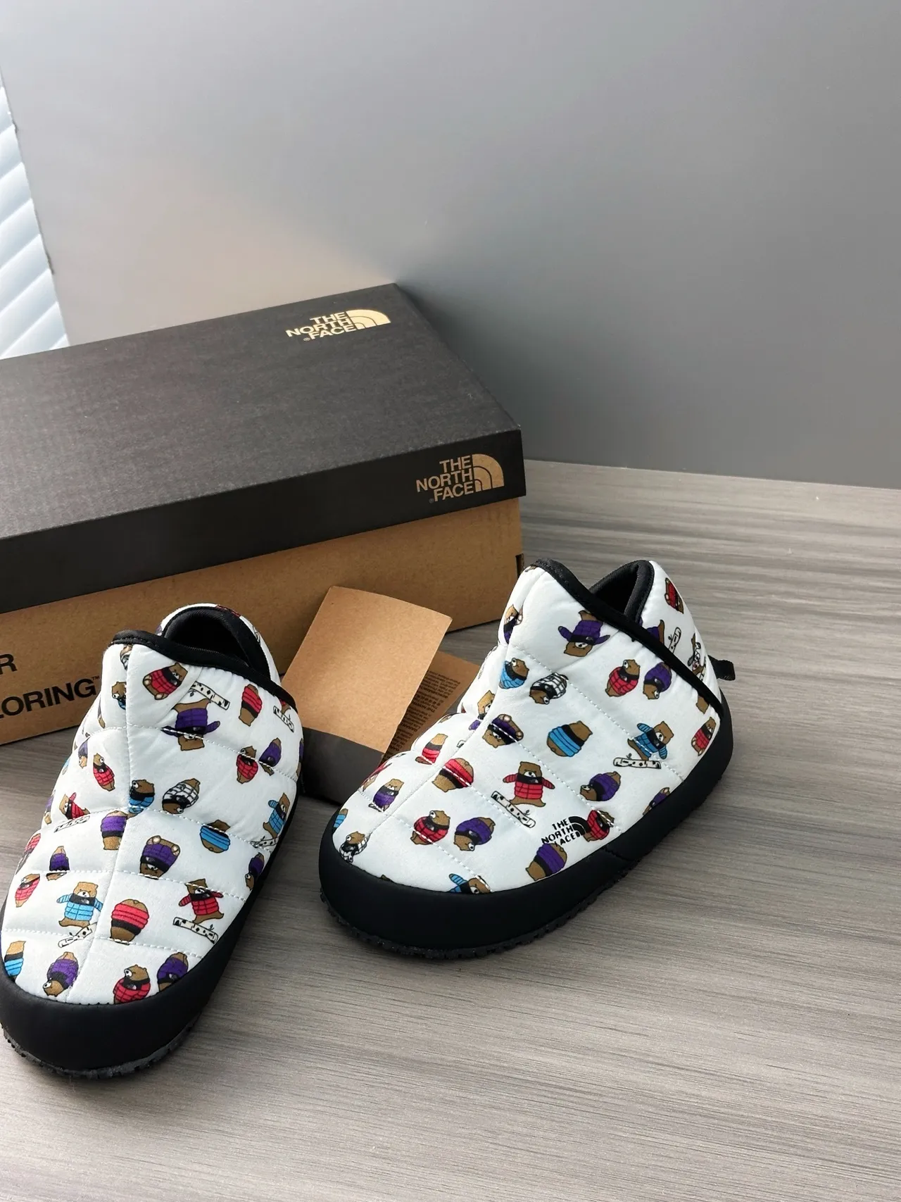 The North Face White Multicolor Quilted Puffer Slip-On Snow Boots 9