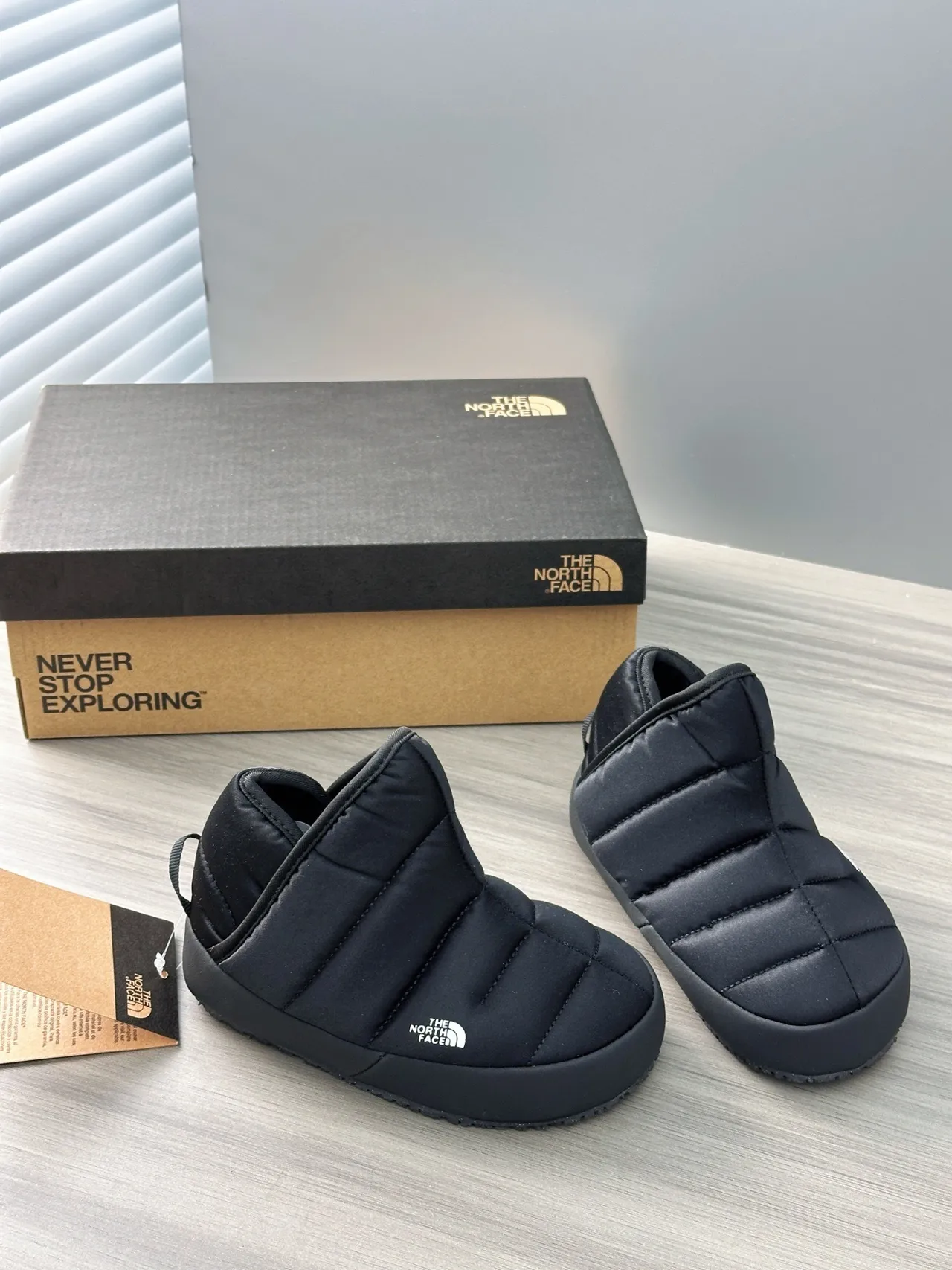 The North Face White Multicolor Quilted Puffer Slip-On Snow Boots 16
