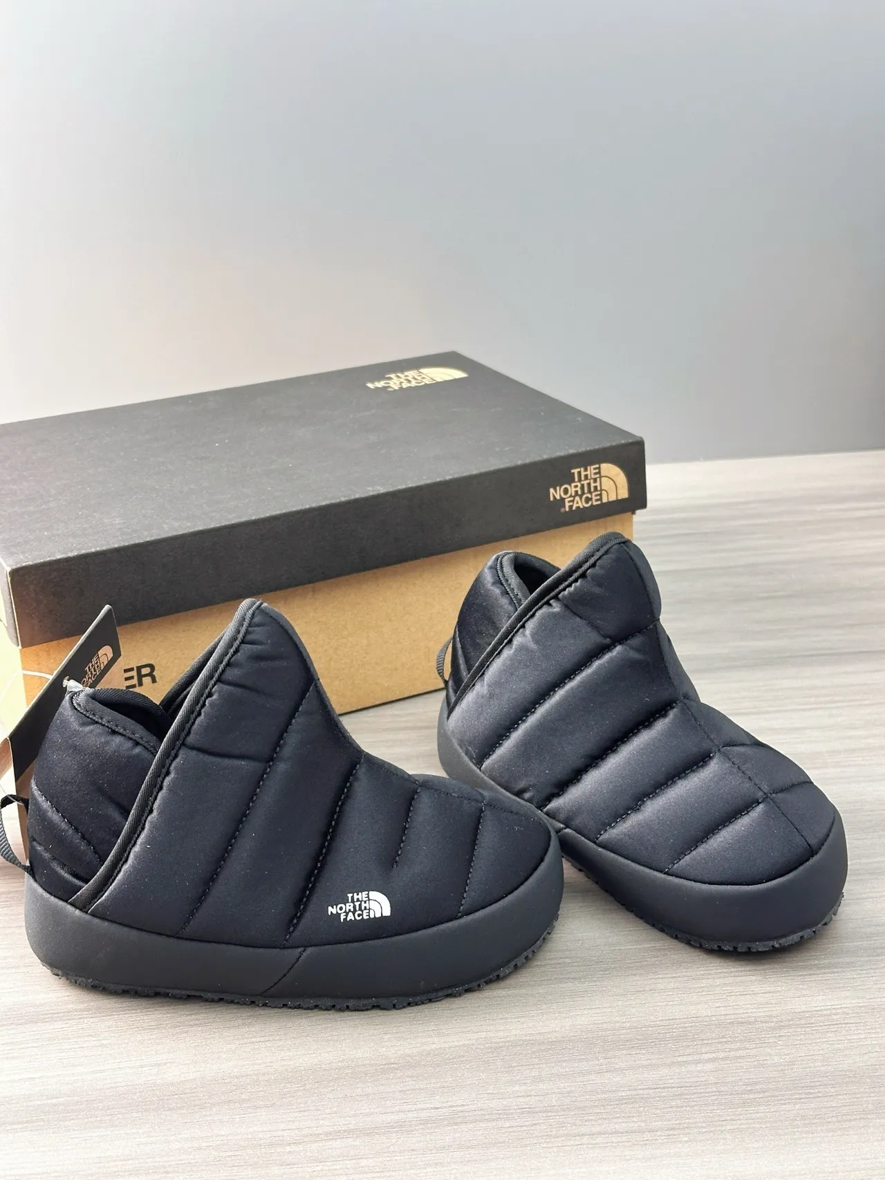 The North Face White Multicolor Quilted Puffer Slip-On Snow Boots 17