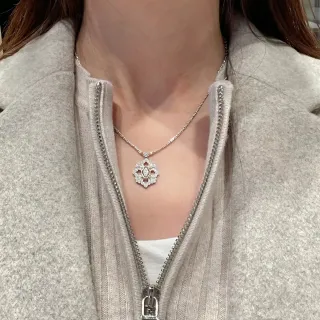 Tiffany & Co. Floral Quatrefoil Pendant Silver White Pavé-Set Diamonds Necklace