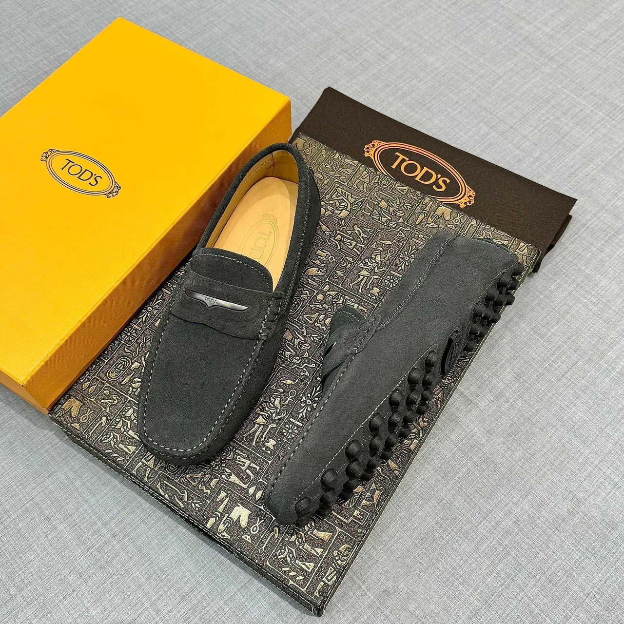 Tod's Gommino Loafer Preto Bege Camurça Superior Costura Mocassim Loafer 2