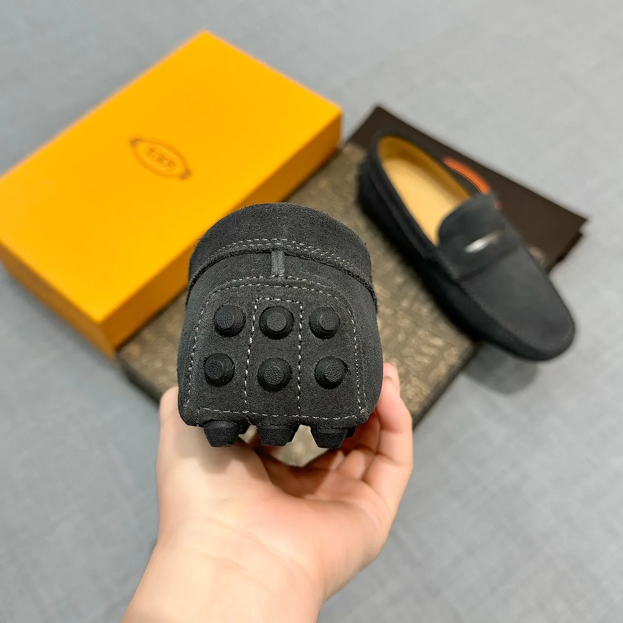 Tod's Gommino Loafer Preto Bege Camurça Superior Costura Mocassim Loafer 3